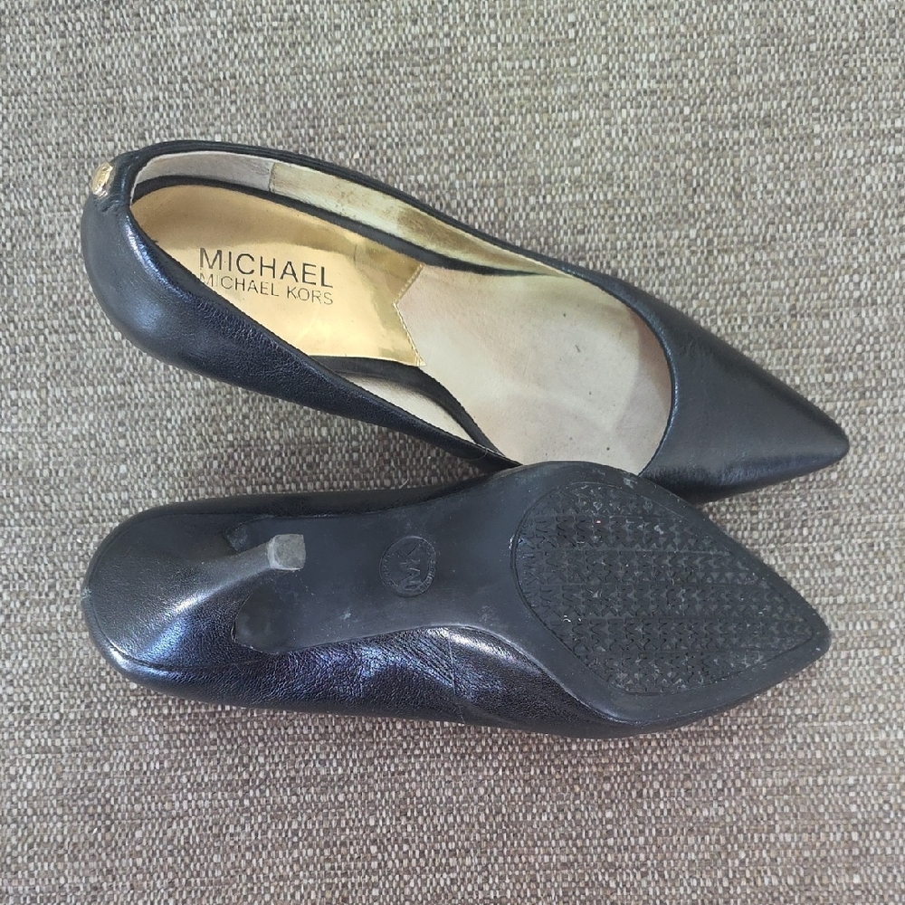 Michael Kors Elegant Black Heels - Picture 3 of 4